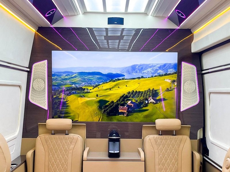 Smart TV and Apple TV