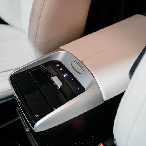 Mercedes Benz V Class Luxury Van