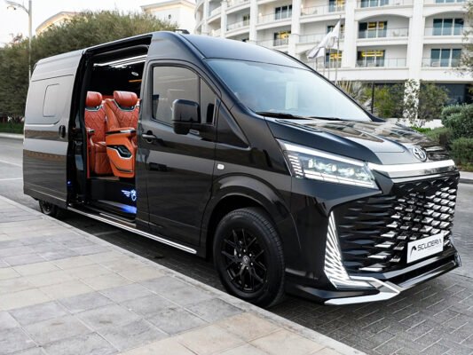 Toyota Hiace VIP Van