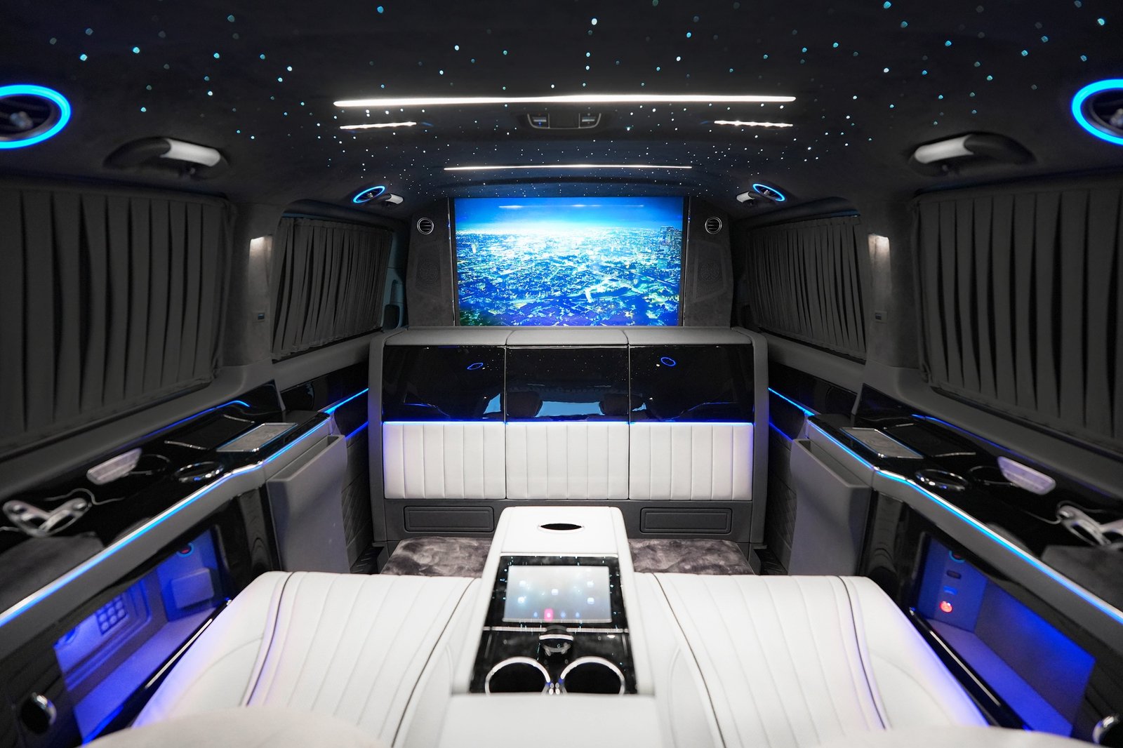 Mercedes Benz V-Class V300 Luxury Van