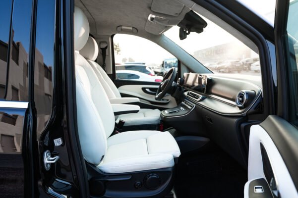 Mercedes Benz V Class V300 VIP Van Dubai (6)