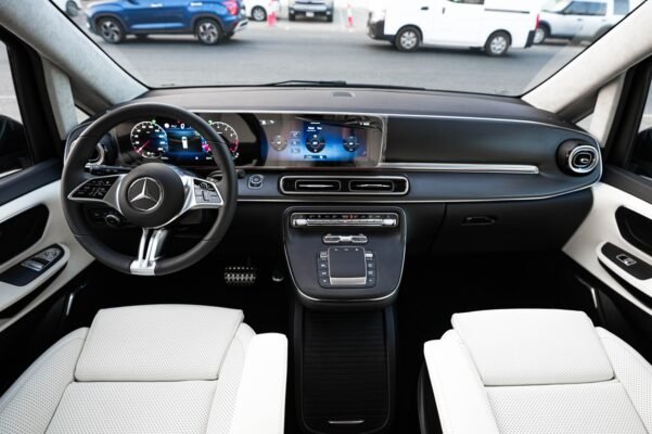 Mercedes Benz V Class V300 VIP Van Dubai (6)
