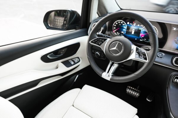 Mercedes Benz V Class V300 VIP Van Dubai (6)