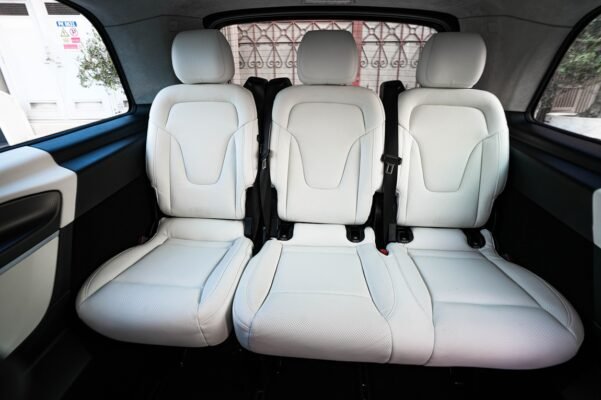Mercedes Benz V Class V300 VIP Van Dubai (6)