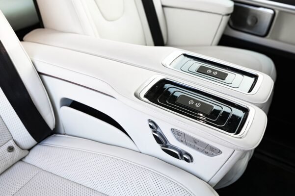 Mercedes Benz V Class V300 VIP Van Dubai (6)