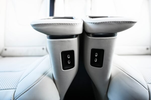 Mercedes Benz V Class V300 VIP Van Dubai (6)