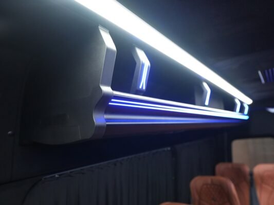 Mercedes benz Sprinter Van (9)