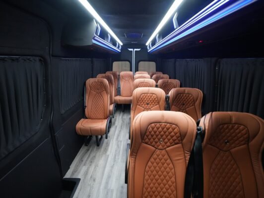 Mercedes benz Sprinter Van (9)