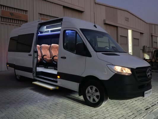 Mercedes benz Sprinter Van (9)